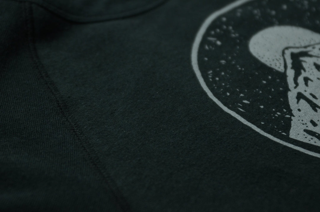 Night Sky Crewneck Sweatshirt – Soft Unisex Fleece for Outdoor Comfort